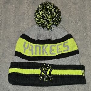 New Era Gray and Black Gray & Neon Green/Yellow Yankees Beanie